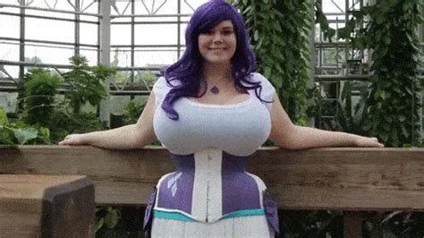 big boobs bouncing gif|Big Tits Bouncing Porn GIFs 